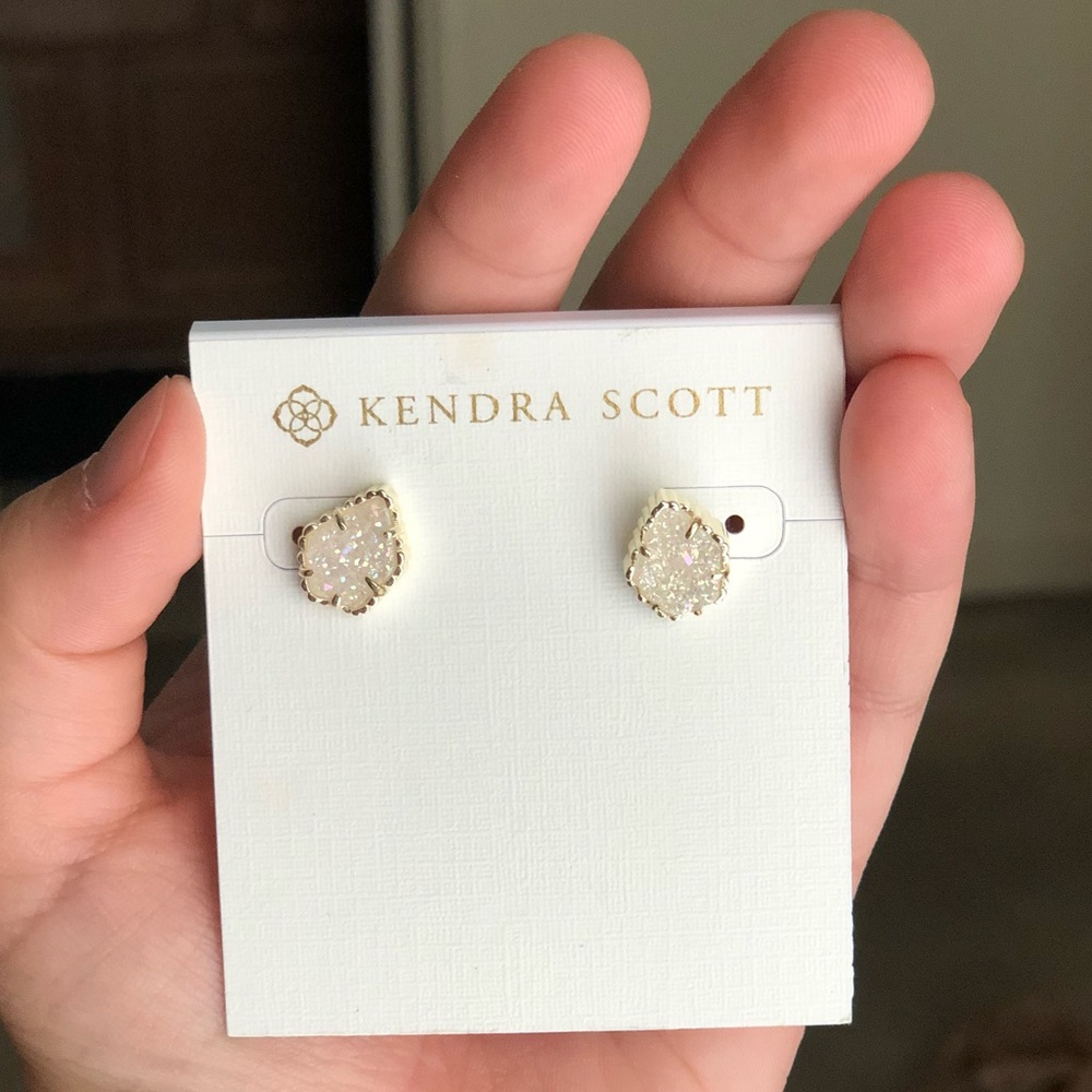 Kendra Scott Tessa Stud Earrings in White Drusy